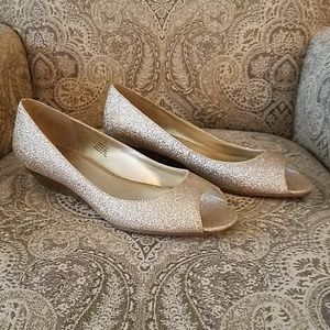 Never worn Express gold glitter peeptoe flats